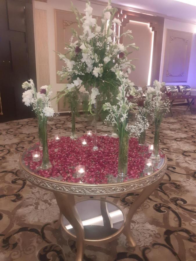 Hotel Gulberg Lodges Mall Road Near Gym Khana Club Lahore Exterior photo